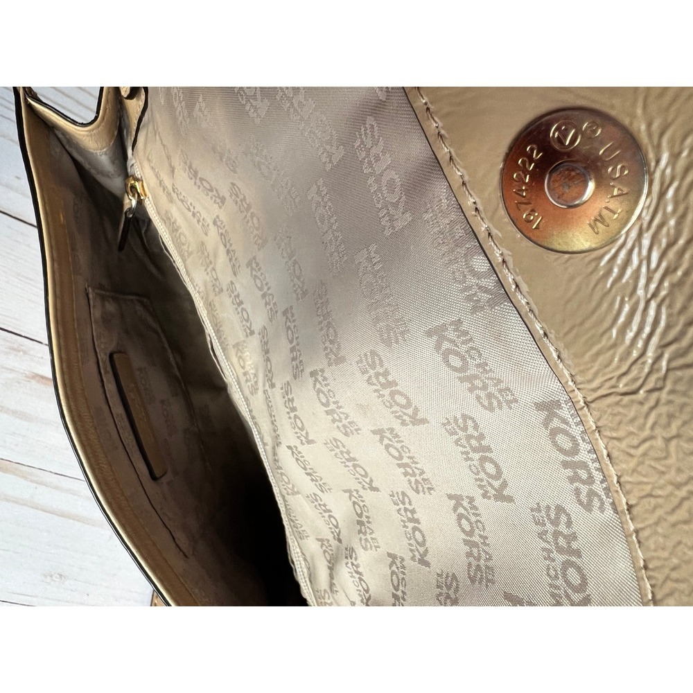 Michael Kors Gold Metallic Patent Shoulder Bag Clutch Purse Y2K Evening - Picture 4 of 13